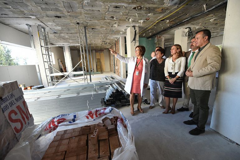 La consejera de Salud, Marina Álvarez, durante una visita anterior a las obras La consejera de Salud, Marina Álvarez, durante una visita anterior a las obras