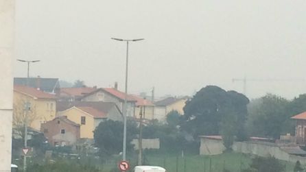 El humo y el olor a quemado llega a Santander y a los municipios del Arco de la Bahía de Santander. El humo y el olor a quemado llega a Santander y a los municipios del Arco de la Bahía de Santander.