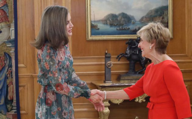 Carmen Quintanilla saluda a la reina doña Letizia Carmen Quintanilla saluda a la reina doña Letizia