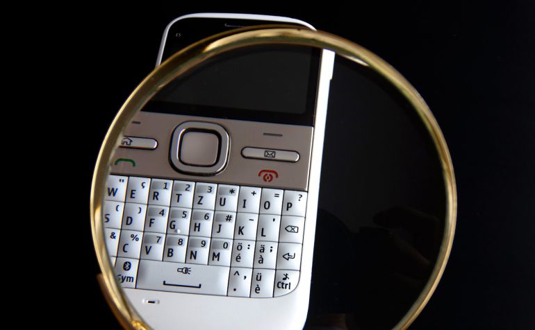 Móbiles, ordenadores, chips, circuitos integrados. Pero también otros materiales que llegan casi a un nivel atómico. Móbiles, ordenadores, chips, circuitos integrados. Pero también otros materiales que llegan casi a un nivel atómico.
