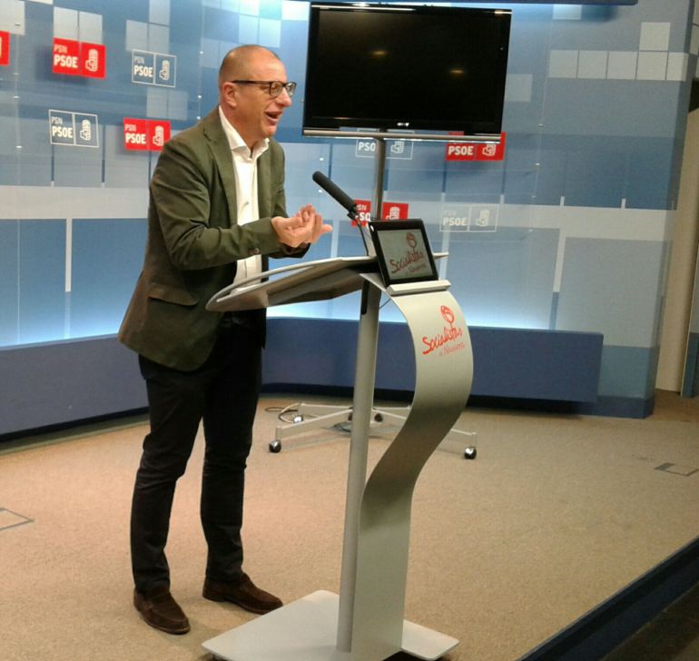 Carlos Gimeno, parlamentario del PSN y portavoz en Educación Carlos Gimeno, parlamentario del PSN y portavoz en Educación