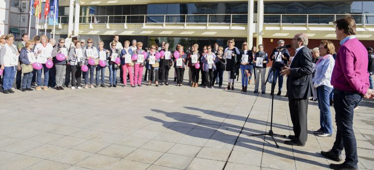 Acto en Fuenlabrada con motivo del Día Mundial contra el Cáncer de Mama. Acto en Fuenlabrada con motivo del Día Mundial contra el Cáncer de Mama.