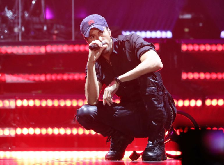 El PP pide al Gobierno que exiga a Enrique Iglesias la devolución íntegra de los 115.000 euros de dinero público gastados en los 8 mensajes que el artista publicó en las redes sociales. El PP pide al Gobierno que exiga a Enrique Iglesias la devolución íntegra de los 115.000 euros de dinero público gastados en los 8 mensajes que el artista publicó en las redes sociales.