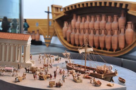 Iván Negueruela: "La importancia del barco fenicio de Mazarrón es superior a las Meninas de Velázquez" Iván Negueruela: "La importancia del barco fenicio de Mazarrón es superior a las Meninas de Velázquez"