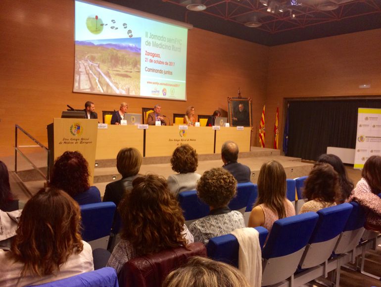 Inicio de las jornadas en el Colegio de Médicos de Zaragoza Inicio de las jornadas en el Colegio de Médicos de Zaragoza