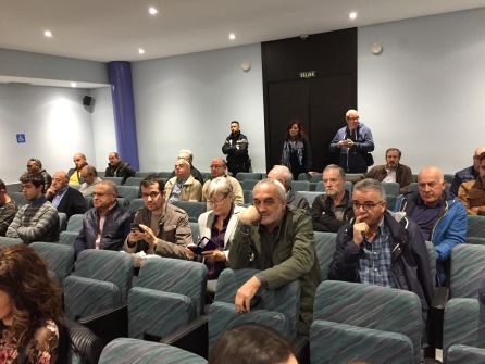 La secretaria comarcal del Psoe, Rita Prada, y otros componentes de la ejecutiva local, asistieron al pleno La secretaria comarcal del Psoe, Rita Prada, y otros componentes de la ejecutiva local, asistieron al pleno