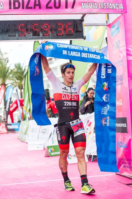 Dapena y Noguera campeones de España de triatlón de larga distancia Dapena y Noguera campeones de España de triatlón de larga distancia