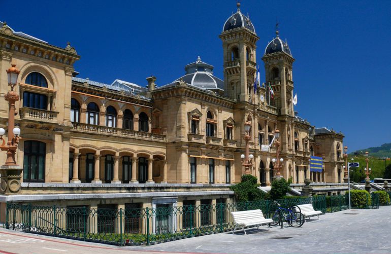 Imagen de la fachada del Ayuntamiento de San Sebastián. Imagen de la fachada del Ayuntamiento de San Sebastián.