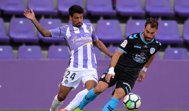 Campabadal con un rival en el partido del Lugo en Valladolid