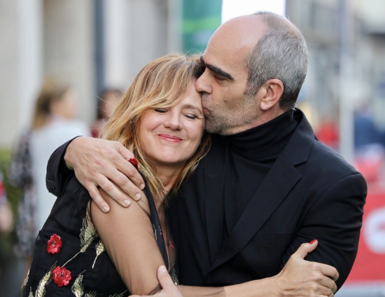 Luis Tosar y Emma Suárez en la recogida de la Espiga de Honor Luis Tosar y Emma Suárez en la recogida de la Espiga de Honor