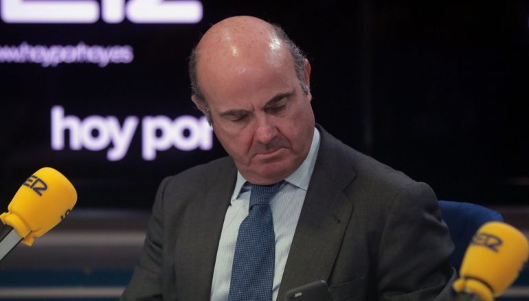 El ministro De Guindos ha explicado que el aumento de la ocupación y la caída del paro en el tercer trimestre que muestra la EPA suponen datos positivos que demuestran que la economía española sigue en expansión El ministro De Guindos ha explicado que el aumento de la ocupación y la caída del paro en el tercer trimestre que muestra la EPA suponen datos positivos que demuestran que la economía española sigue en expansión