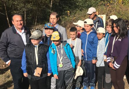Alumnos del Colegio de Flores del Sil "reconocen" el río Meruelo Alumnos del Colegio de Flores del Sil "reconocen" el río Meruelo