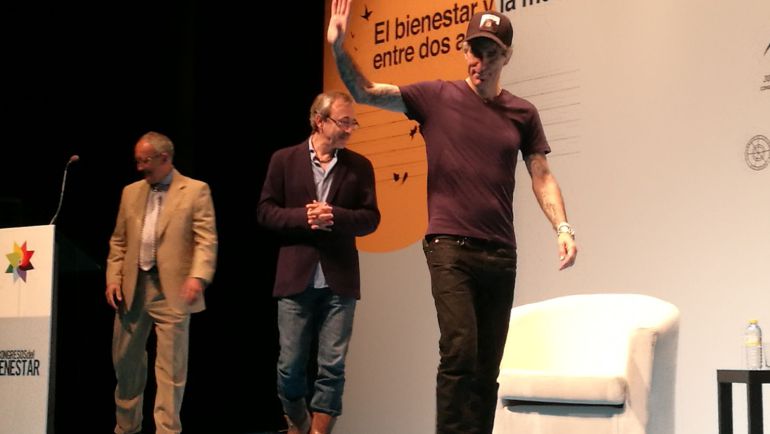"Haría hogueras de reguetón, pero después recuerdo que también se quemaron discos de Elvis" "Haría hogueras de reguetón, pero después recuerdo que también se quemaron discos de Elvis"
