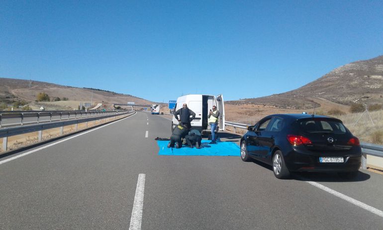Detienen a un joven de 23 años por amenaza de bomba falsa en un bus de la línea Madrid-Logroño Detienen a un joven de 23 años por amenaza de bomba falsa en un bus de la línea Madrid-Logroño
