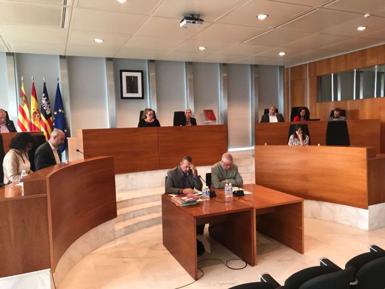 Pleno de hoy sin la presencia de Vicent Torres Pleno de hoy sin la presencia de Vicent Torres