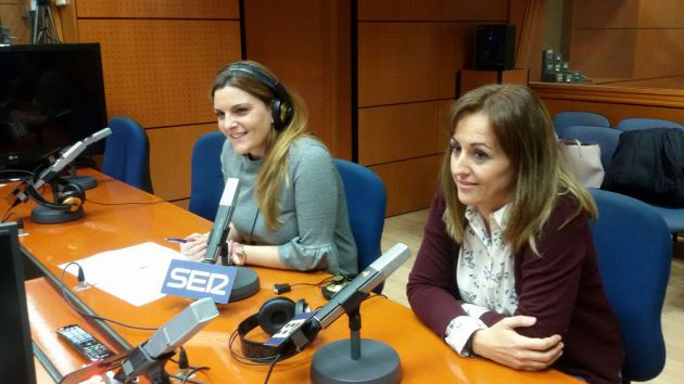 Andrea Bonafonte, del Departamento de Comunicación del Grupo Piquer, y Natalia Ramón, tutora de los alumnos ganadores del I Premio PrevenGO, en Hoy por Hoy Zaragoza Andrea Bonafonte, del Departamento de Comunicación del Grupo Piquer, y Natalia Ramón, tutora de los alumnos ganadores del I Premio PrevenGO, en Hoy por Hoy Zaragoza