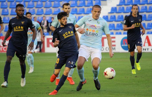 El Cartagena caza el liderato en Jumilla, el Murcia gana fuera y ceden UCAM y Lorca El Cartagena caza el liderato en Jumilla, el Murcia gana fuera y ceden UCAM y Lorca