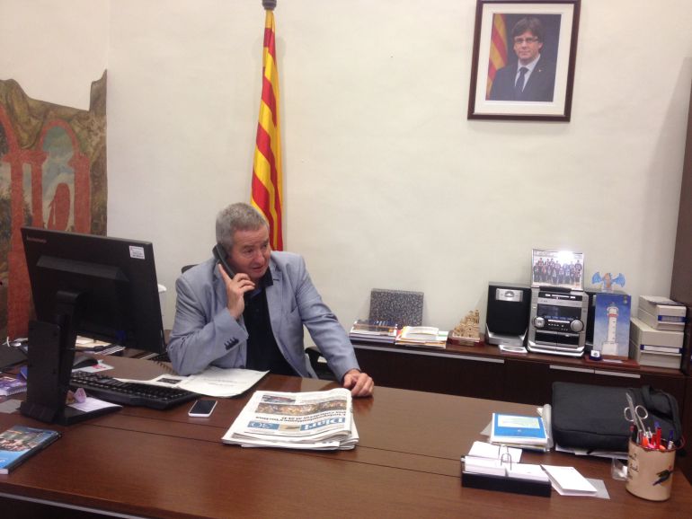 Xavier Pallarès, al despatx de la delegació del Govern, en una imatge penjada precisament el passat dilluns a les xarxes socials. Xavier Pallarès, al despatx de la delegació del Govern, en una imatge penjada precisament el passat dilluns a les xarxes socials.
