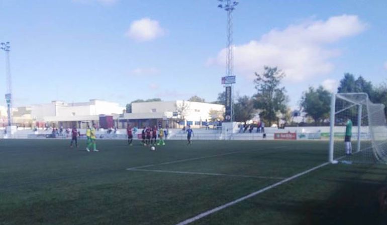 Un momento del partido. Un momento del partido.