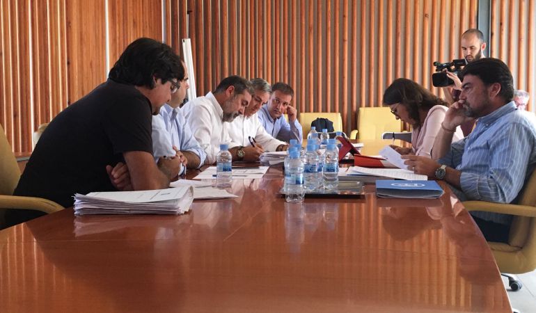 Sesión de la Comisión de Comercio en la que compareció Lalo Díez Sesión de la Comisión de Comercio en la que compareció Lalo Díez
