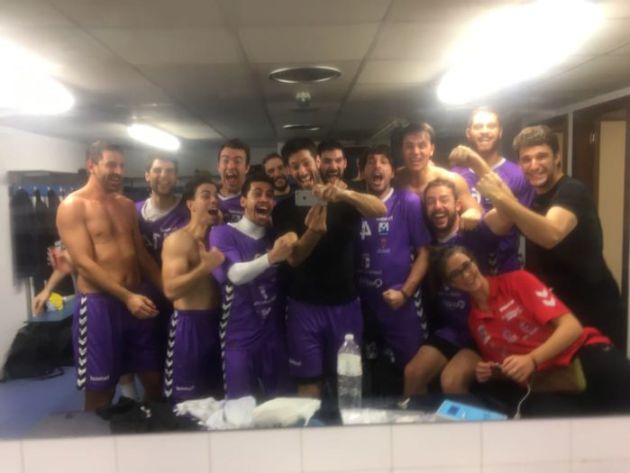 La plantilla morada celebra el triunfo en Logroño La plantilla morada celebra el triunfo en Logroño