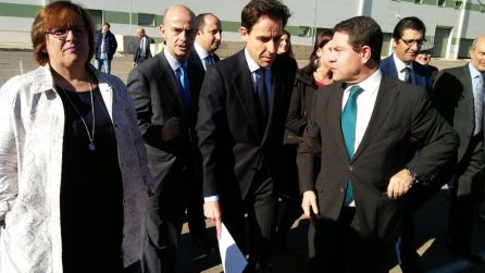 Emiliano García Page y Javier López Madrid, acompañados por la Delegada de la Junta en Ciudad Real, Carmen Teresa Olmedo Emiliano García Page y Javier López Madrid, acompañados por la Delegada de la Junta en Ciudad Real, Carmen Teresa Olmedo