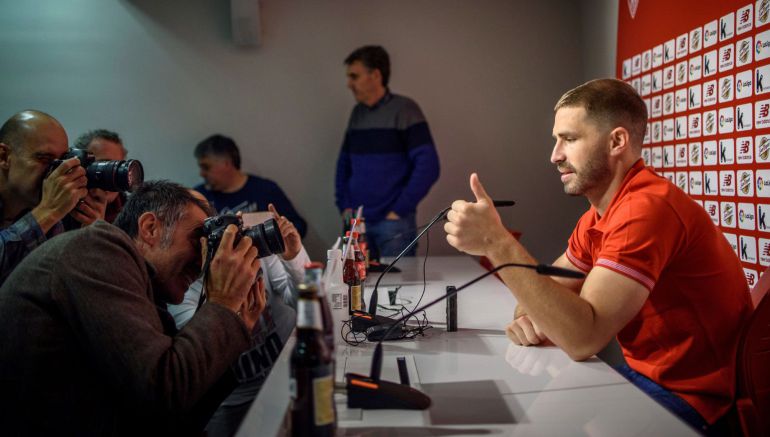 Rueda de prensa del jugador del Athletic Club de Bilbao, Yeray Álvarez, quien ha confesado esta mañana en Lezama que se siente "ya prácticamente en la recta final" de su recuperación del cáncer testicular del que recayó el pasado mes de junio, justo antes de disputar el Europeo Sub-21 para el que estaba convocado Rueda de prensa del jugador del Athletic Club de Bilbao, Yeray Álvarez, quien ha confesado esta mañana en Lezama que se siente "ya prácticamente en la recta final" de su recuperación del cáncer testicular del que recayó el pasado mes de junio, justo antes de disputar el Europeo Sub-21 para el que estaba convocado
