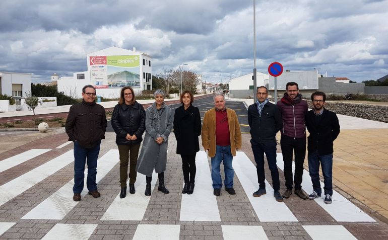 Los responsables políticos presentaron el tramo de carretera reconvertido en bulevar. Los responsables políticos presentaron el tramo de carretera reconvertido en bulevar.