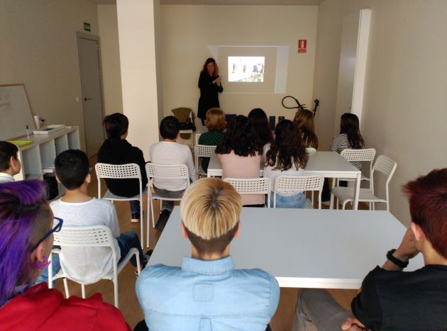 Tras el éxito de la primera edición de ¿cómo hacer un corto? El festival Cibra repite esta actividad en su novena edición que comienza el Tras el éxito de la primera edición de ¿cómo hacer un corto? El festival Cibra repite esta actividad en su novena edición que comienza el