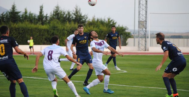 El 'nuevo' Lorca Deportiva empata y UCAM y Jumilla esperan a Extremadura y Badajoz El 'nuevo' Lorca Deportiva empata y UCAM y Jumilla esperan a Extremadura y Badajoz