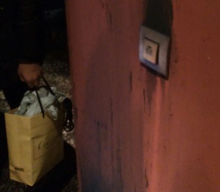 "Vi un cortocircuito en el enchufe, no llegué al extintor, ardió todo" "Vi un cortocircuito en el enchufe, no llegué al extintor, ardió todo"
