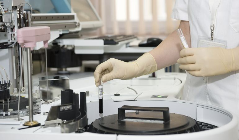 La Cámara de Cuentas detecta irregularidades en la adjudicación del contrato de recogida de muestras de los laboratorios madrileños: Sanidad adjudicó "incorrectamente" la recogida de muestras de sus laboratorios La Cámara de Cuentas detecta irregularidades en la adjudicación del contrato de recogida de muestras de los laboratorios madrileños: Sanidad adjudicó "incorrectamente" la recogida de muestras de sus laboratorios