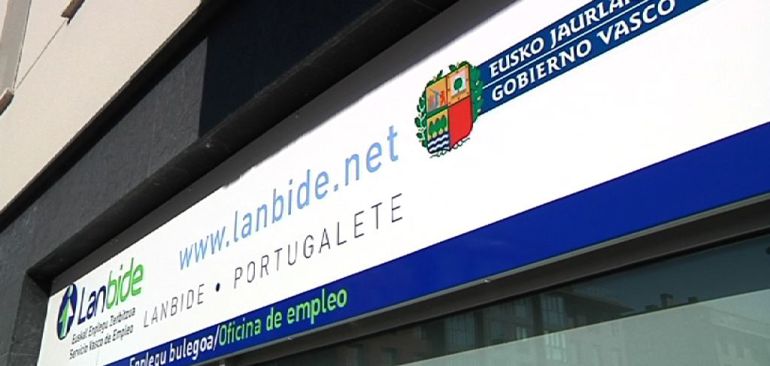 Tres detenidos por defraudar 161.000 euros a Lanbide Tres detenidos por defraudar 161.000 euros a Lanbide