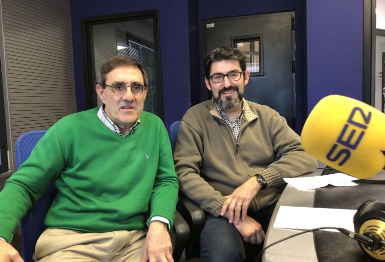 Manuel Rodríguez y Ricardo Chao en el estudio de Radio León Manuel Rodríguez y Ricardo Chao en el estudio de Radio León