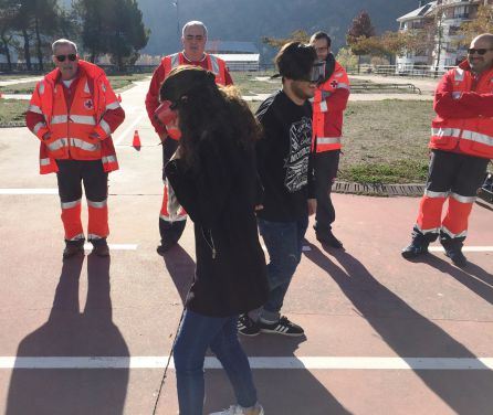 200 adolescentes prueban cómo se conduce bajo efectos del alcohol 200 adolescentes prueban cómo se conduce bajo efectos del alcohol