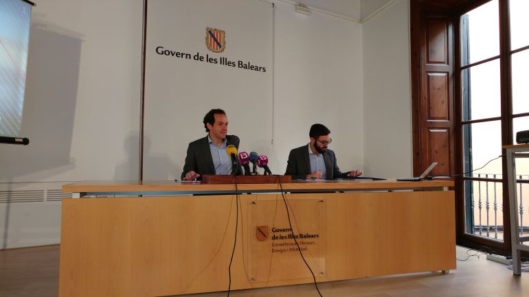 Balears obligará a que todos los coches de alquiler sean eléctricos en 2030 Balears obligará a que todos los coches de alquiler sean eléctricos en 2030