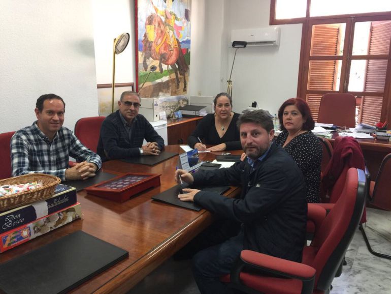 La alcaldesa de Albuñol, Maria José Sánchez, se reune con el parlamentario andaluz ,Javier Aragón, el senador José Martínez Olmos y la diputada en el Congreso, Elvira Ramón La alcaldesa de Albuñol, Maria José Sánchez, se reune con el parlamentario andaluz ,Javier Aragón, el senador José Martínez Olmos y la diputada en el Congreso, Elvira Ramón