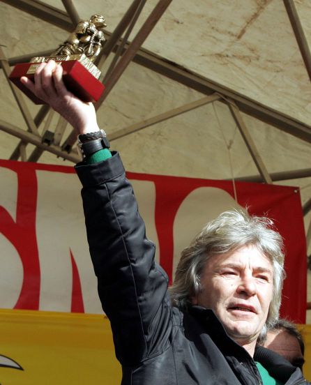 Pingüinos rinde tributo a Ángel Nieto y premia a Joan Mir, la joven Ana Carrasco y el circuito de Cheste Pingüinos rinde tributo a Ángel Nieto y premia a Joan Mir, la joven Ana Carrasco y el circuito de Cheste