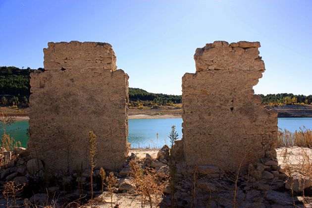 El 10 de marzo de 1955 se inundó el balneario bajo las aguas de Buendía. El 10 de marzo de 1955 se inundó el balneario bajo las aguas de Buendía.