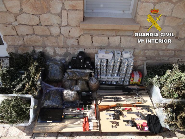 Material decomisado por la Guardia Civil en Agost Material decomisado por la Guardia Civil en Agost