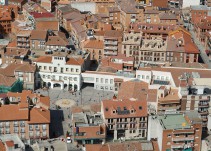Ni una sola mujer en los nuevos nombres de calles, plazas, parques y centros en Sanse
