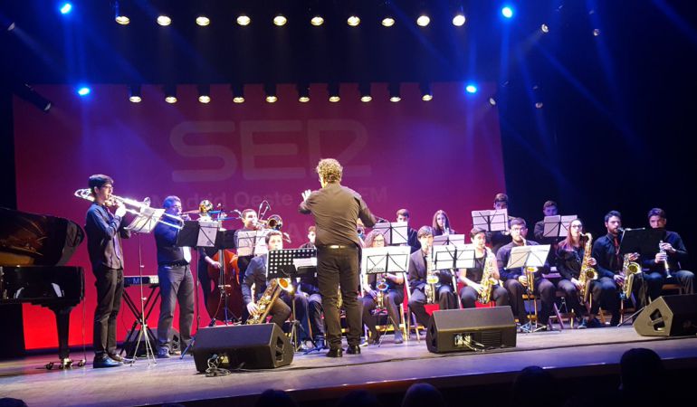 La Big Band del Conservatorio Rodolfo Halffter de Móstoles abrió la IV Gala Solidaria de Ser Madrid Oeste La Big Band del Conservatorio Rodolfo Halffter de Móstoles abrió la IV Gala Solidaria de Ser Madrid Oeste