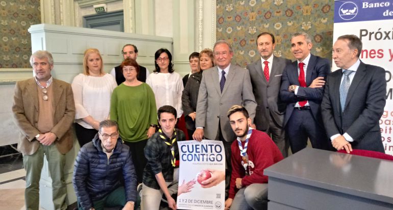 Voluntarios y colaboradores del Banco de Alimentos en la presentación de la Gran Recogida 2017 Voluntarios y colaboradores del Banco de Alimentos en la presentación de la Gran Recogida 2017