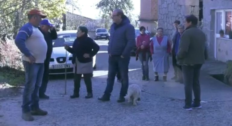 Los vecinos continúa buscando al octogenario desaparecido en Taboada Los vecinos continúa buscando al octogenario desaparecido en Taboada