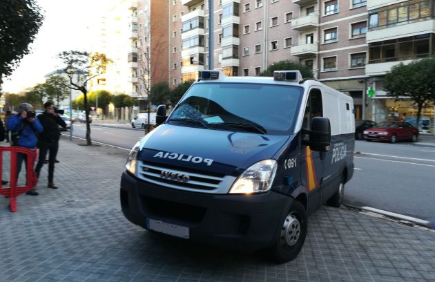 El furgón de los acusados esta mañana a su llegada El furgón de los acusados esta mañana a su llegada