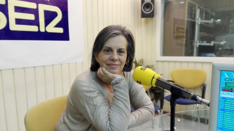 Sara Pérez-Tomé, en los estudios de Radio Jerez Sara Pérez-Tomé, en los estudios de Radio Jerez
