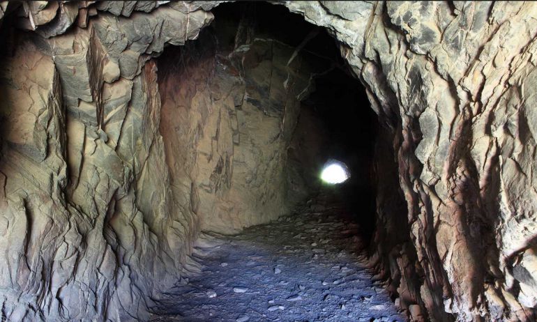 Túnel en La Virgen del Valle Túnel en La Virgen del Valle