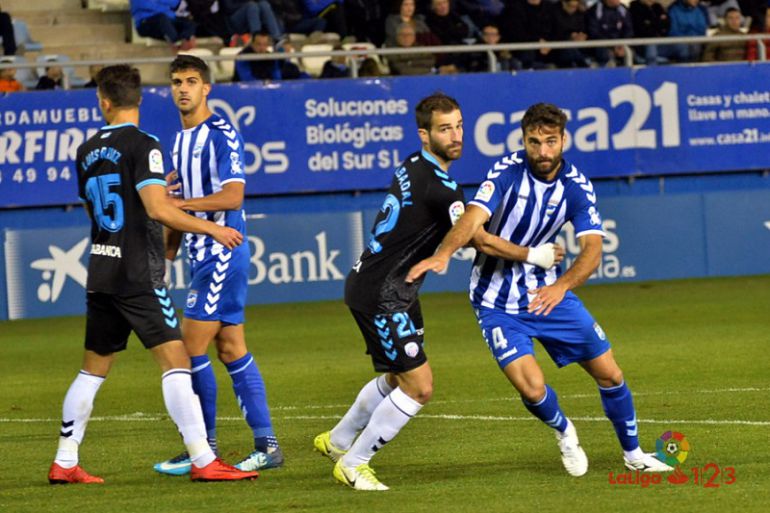 Pomares y Fran Cruz no estarán frente al Nástic por sanción Pomares y Fran Cruz no estarán frente al Nástic por sanción