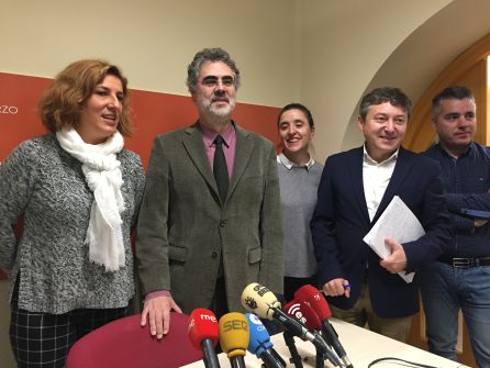 USE deja de lado el "pleno-parodia" para evitar el "juicio político" del Mundial 2014 USE deja de lado el "pleno-parodia" para evitar el "juicio político" del Mundial 2014