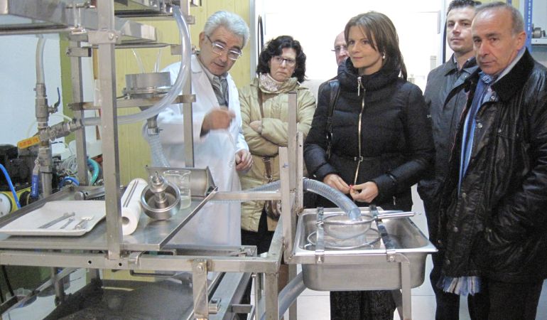 La delegada, Ana Cobo, junto con responsables de "Acer Campestres" visita las instalaciones de la empresa en 2014 La delegada, Ana Cobo, junto con responsables de "Acer Campestres" visita las instalaciones de la empresa en 2014